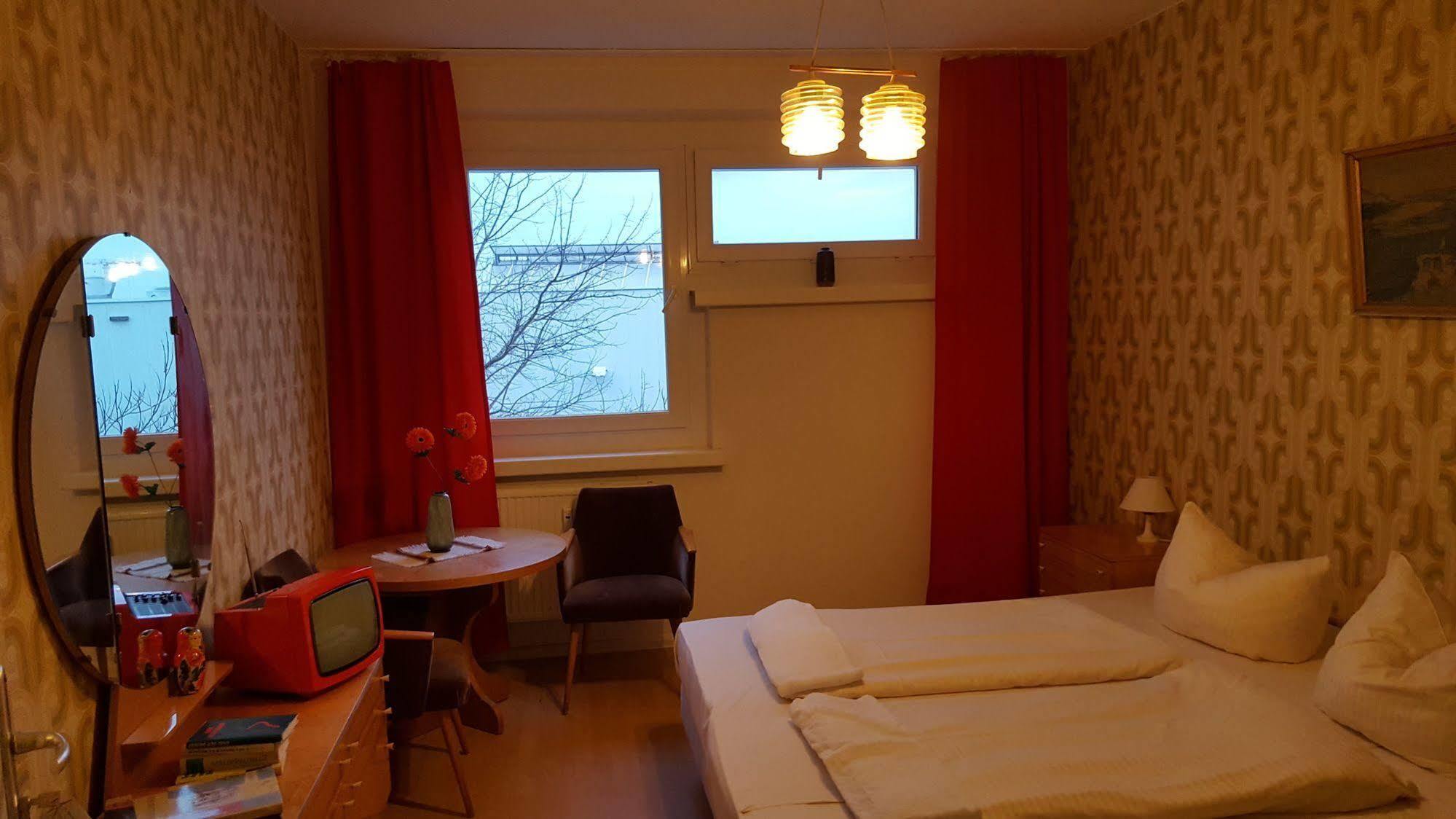 Ostel - Das Ddr Hostel 베를린 외부 사진