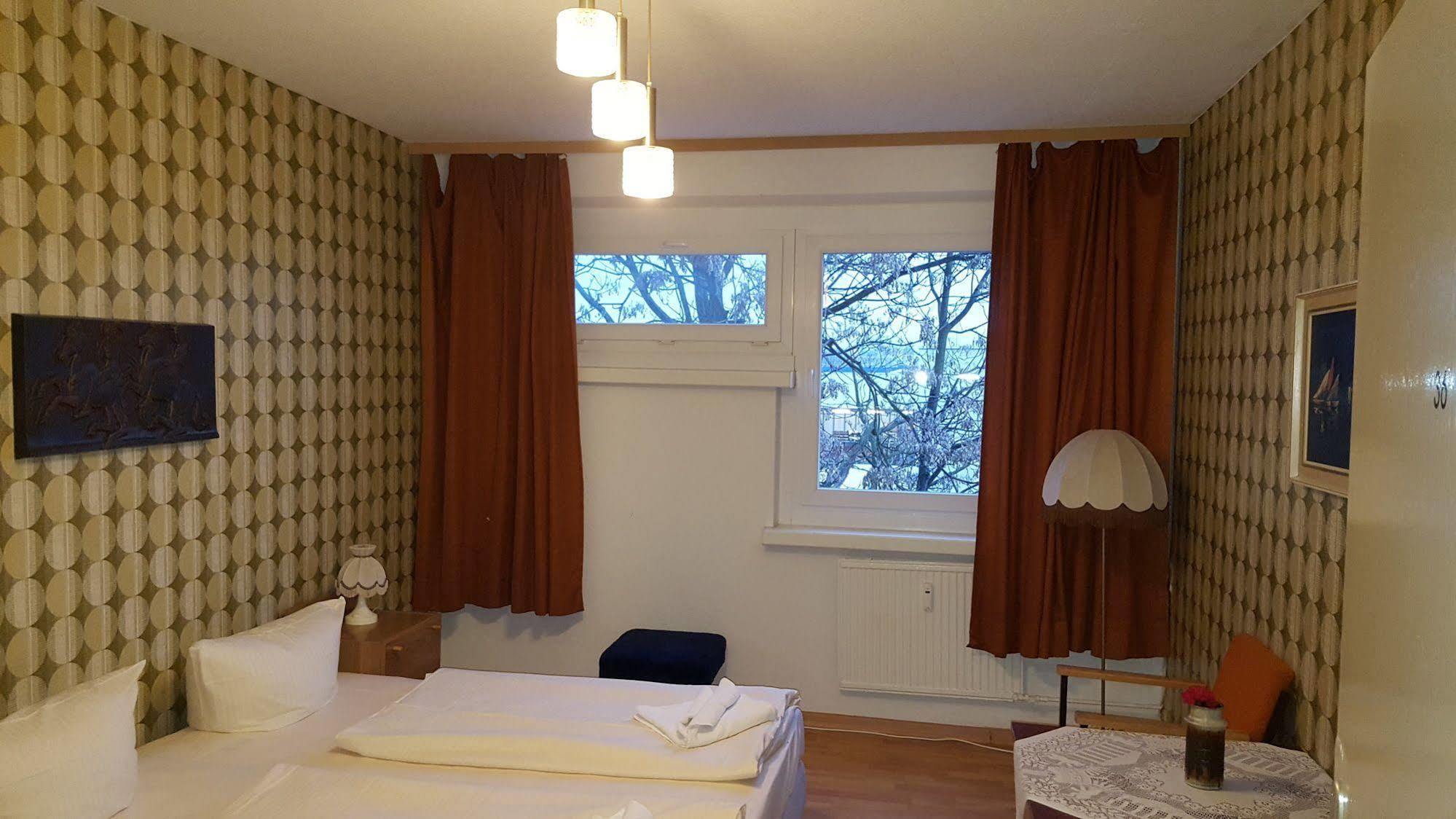 Ostel - Das Ddr Hostel 베를린 외부 사진
